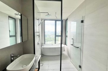 Residensi Solaris Parq