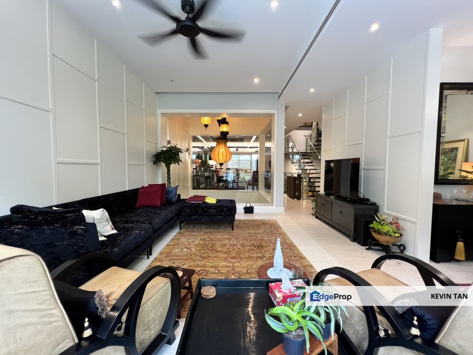Inside a home that marries Bold Luxury with Art., Kuala Lumpur, Damansara