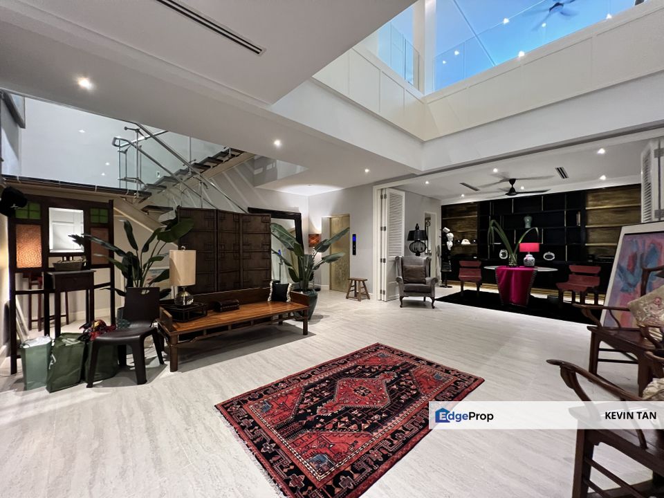 Inside a home that marries Bold Luxury with Art., Kuala Lumpur, Damansara