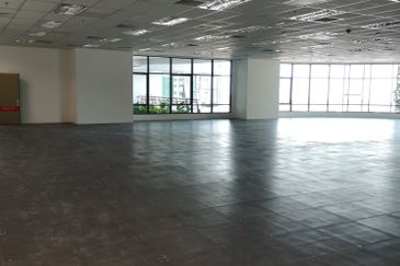 1 Powerhouse Bandara Utama Corporate Office Tower 