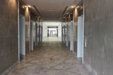 1 Powerhouse Bandara Utama Corporate Office Tower 