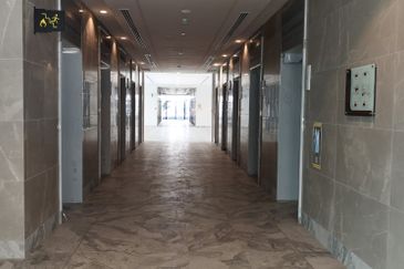 1 Powerhouse Bandara Utama Corporate Office Tower 