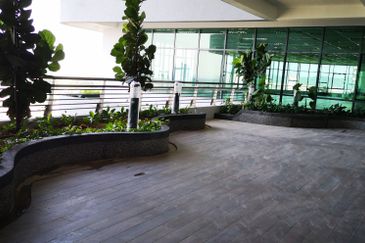 1 Powerhouse Bandara Utama Corporate Office Tower 