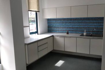 Partially Fitted Menara Bangsar 8 Office For Rent