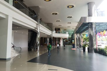 Prime F&B Retail Space For Rent