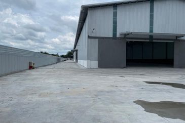 Factory For Sale Teluk Mengkuang Telok Panglima Garang (Factory 7 Selling With Tenancy)