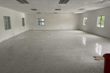 Factory For Sale Teluk Mengkuang Telok Panglima Garang (Factory 7 Selling With Tenancy)