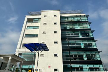 Prima 9 - Affordable Fitted Office Space w/Good View e/Option to Fitout