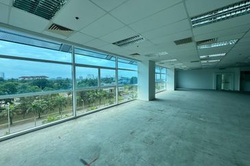 Prima 9 - Affordable Fitted Office Space w/Good View e/Option to Fitout