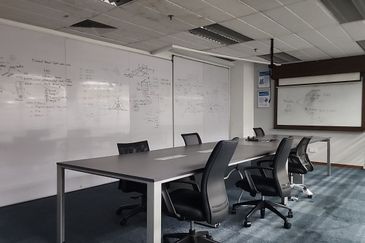 Sapura Mines - Bright Fully Fitted Office with Beautiful Scenery 