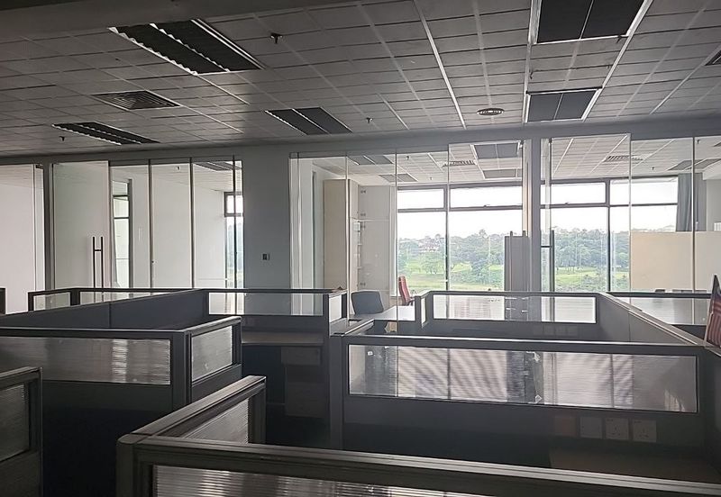 Sapura Mines - Bright Fully Fitted Office with Beautiful Scenery 