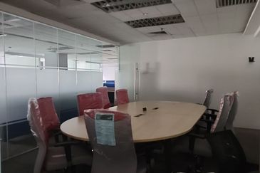 Sapura Mines - Stylish New Office Fully Fitted with Lake View 
