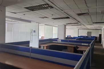 Sapura Mines - Stylish New Office Fully Fitted with Lake View 