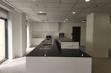 Sapura Mines - Stylish New Office Fully Fitted with Lake View 