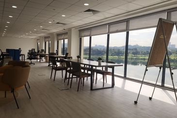 Sapura Mines - Stylish New Office Fully Fitted with Lake View 