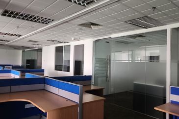 Sapura Mines - Stylish New Office Fully Fitted with Lake View 