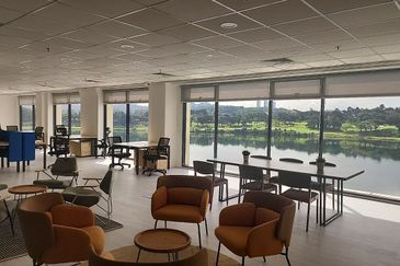 Sapura Mines - Stylish New Office Fully Fitted with Lake View 