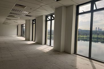 Sapura Mines - Minimalist Bare Office  Great Layout and Look