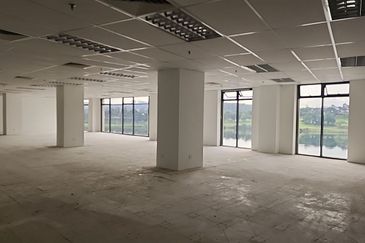 Sapura Mines - Minimalist Bare Office  Great Layout and Look