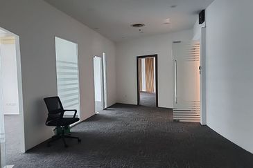 Sapura Mines - Clean and Modern Office Space with Lake View