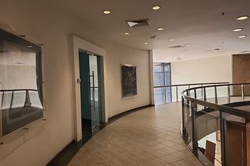 Sapura Mines - Clean and Modern Office Space with Lake View