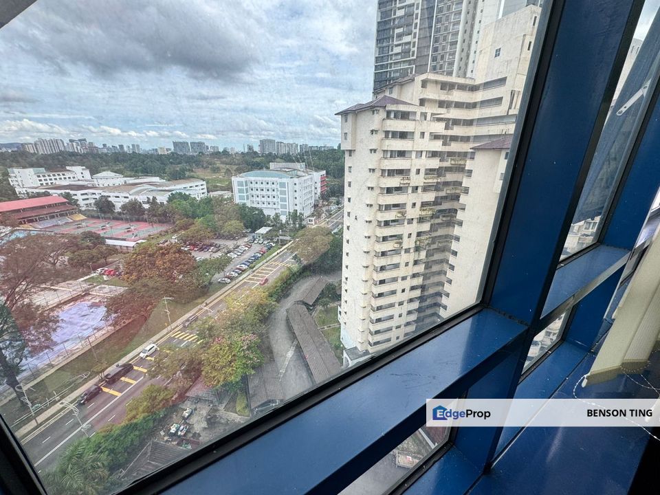 Kelana Jaya - Clean Partially Fitted Office with Great Value, Selangor, Kelana Jaya