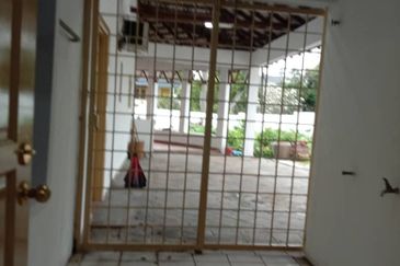 1.5-storey Terraced House For Sale