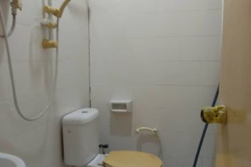 1.5-storey Terraced House For Sale