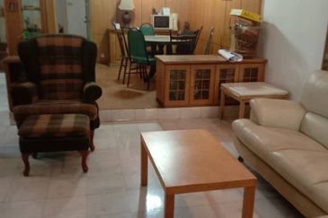 1.5-storey Terraced House For Sale