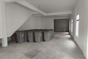 Wholesale shop lot for sale in Pulau Sebang @ Tampin, Alor Gajah, Melaka