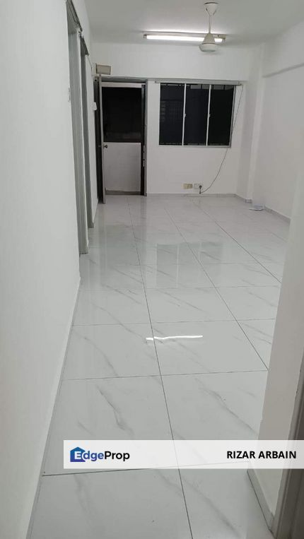 Corner unit apartment at Mutiara Fadason, Kepong, Kuala Lumpur, Kuala Lumpur, Kepong