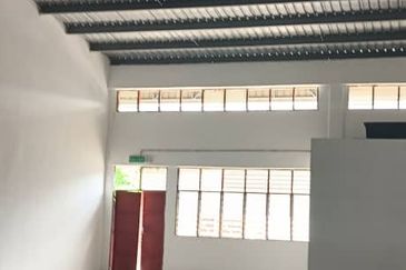 Single storey terrace factory for sale in Masjid Tanah, Alor Gajah