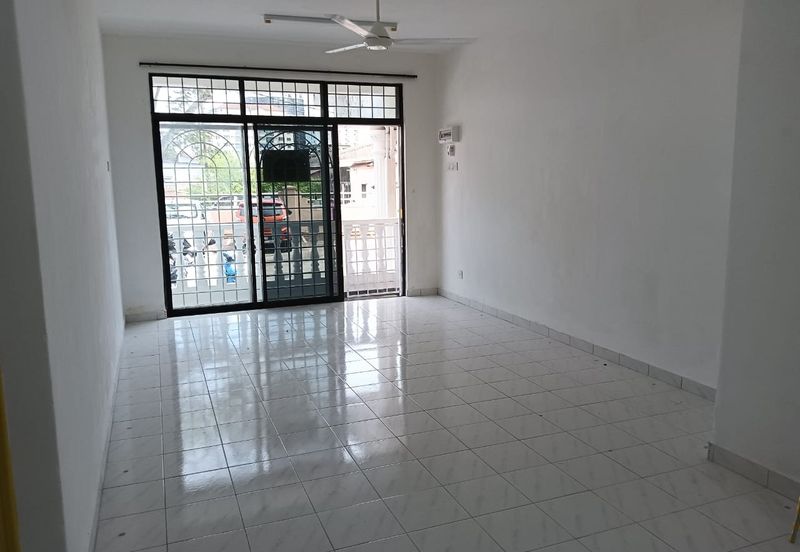 An apartment unit located on the ground floor at Pangsapuri Kesidang Seksyen 2, Melaka Tengah for rent