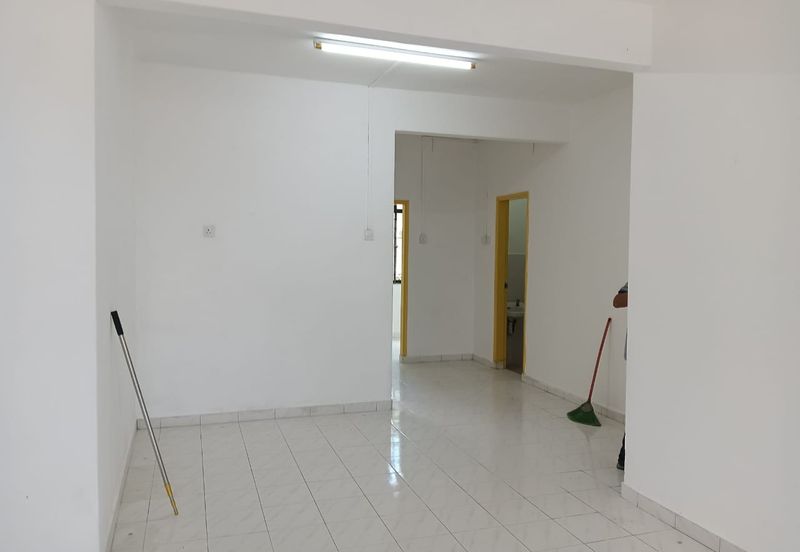 An apartment unit located on the ground floor at Pangsapuri Kesidang Seksyen 2, Melaka Tengah for rent