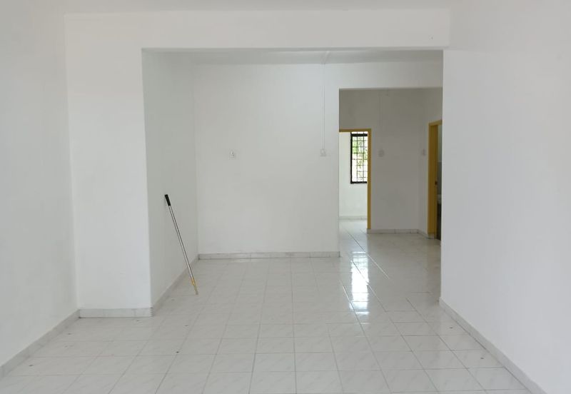 An apartment unit located on the ground floor at Pangsapuri Kesidang Seksyen 2, Melaka Tengah for rent