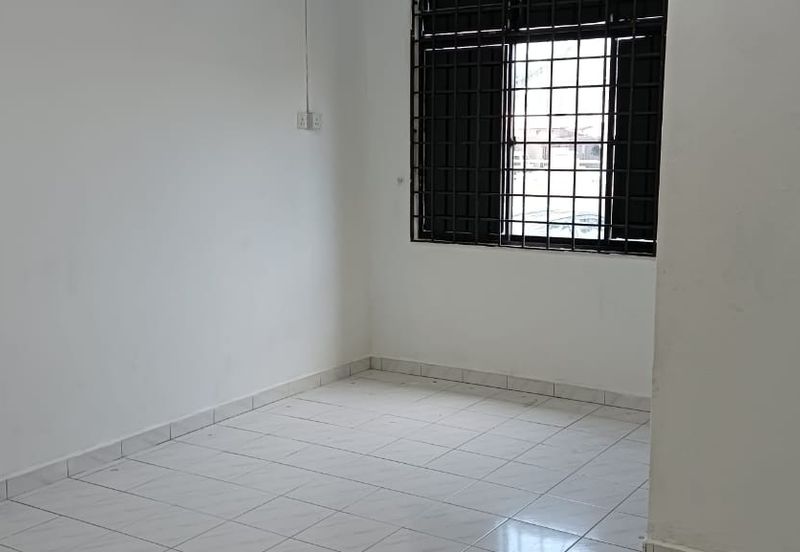 An apartment unit located on the ground floor at Pangsapuri Kesidang Seksyen 2, Melaka Tengah for rent