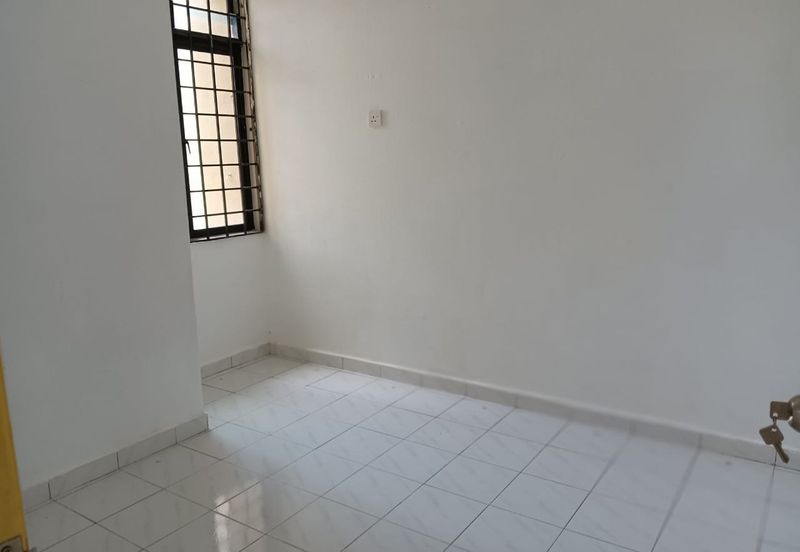 An apartment unit located on the ground floor at Pangsapuri Kesidang Seksyen 2, Melaka Tengah for rent