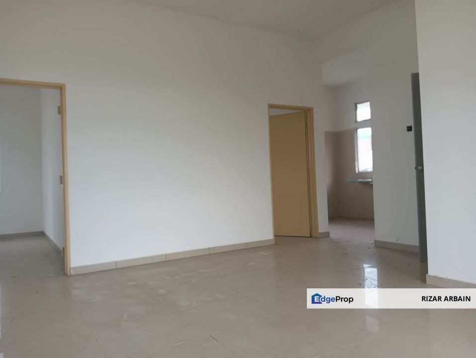 Rumah sesebuah dengan keluasan tanah yang luas di Taman Tanjong Minyak, Melaka Tengah untuk dijual, Melaka, Melaka Tengah