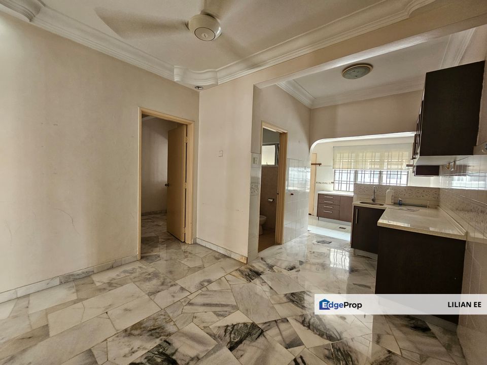 Well maintained end lot for Sale @ Putra Heights, Selangor, Subang Jaya