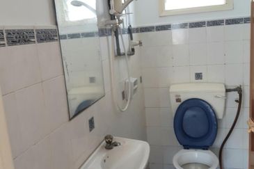 Subang Perdana Court 9 for rental