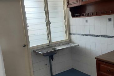 Subang Perdana Court 9 for rental