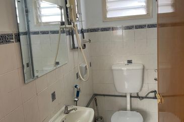 Subang Perdana Court 9 for rental