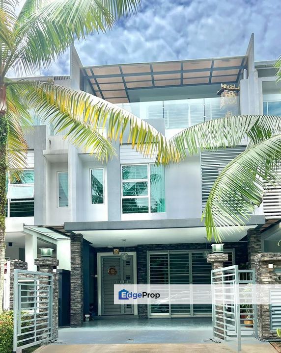 This fully furnished 2.5-storey terrace house located in one of Subang Jaya's most sought-after neighborhoods is now available. , Selangor, Subang Jaya