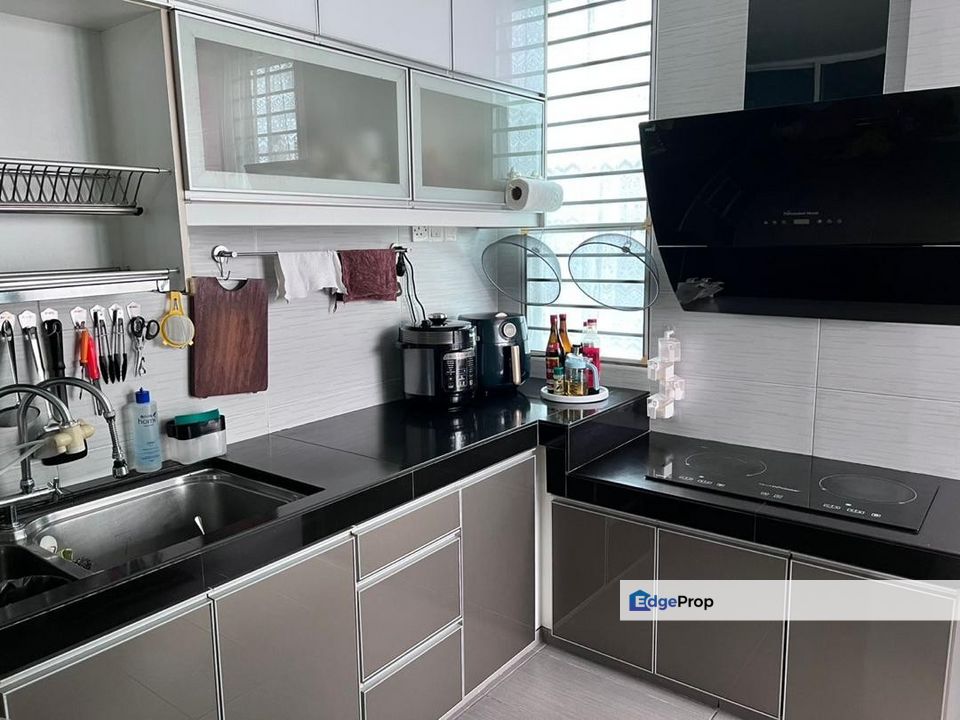 This fully furnished 2.5-storey terrace house located in one of Subang Jaya's most sought-after neighborhoods is now available. , Selangor, Subang Jaya
