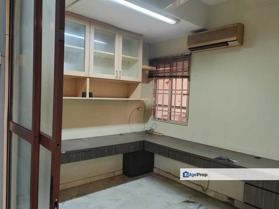 Superlink 26x75 Newly Painted unit in Putra Heights, Sec 9 For Rental, Selangor, Putra Heights