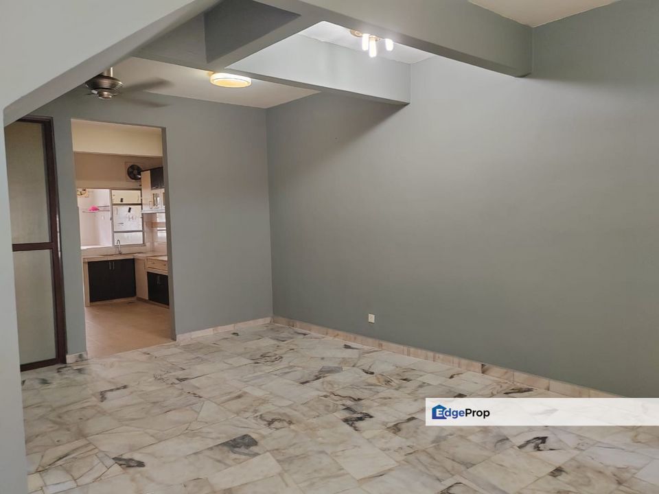 Superlink 26x75 Newly Painted unit in Putra Heights, Sec 9 For Rental, Selangor, Putra Heights