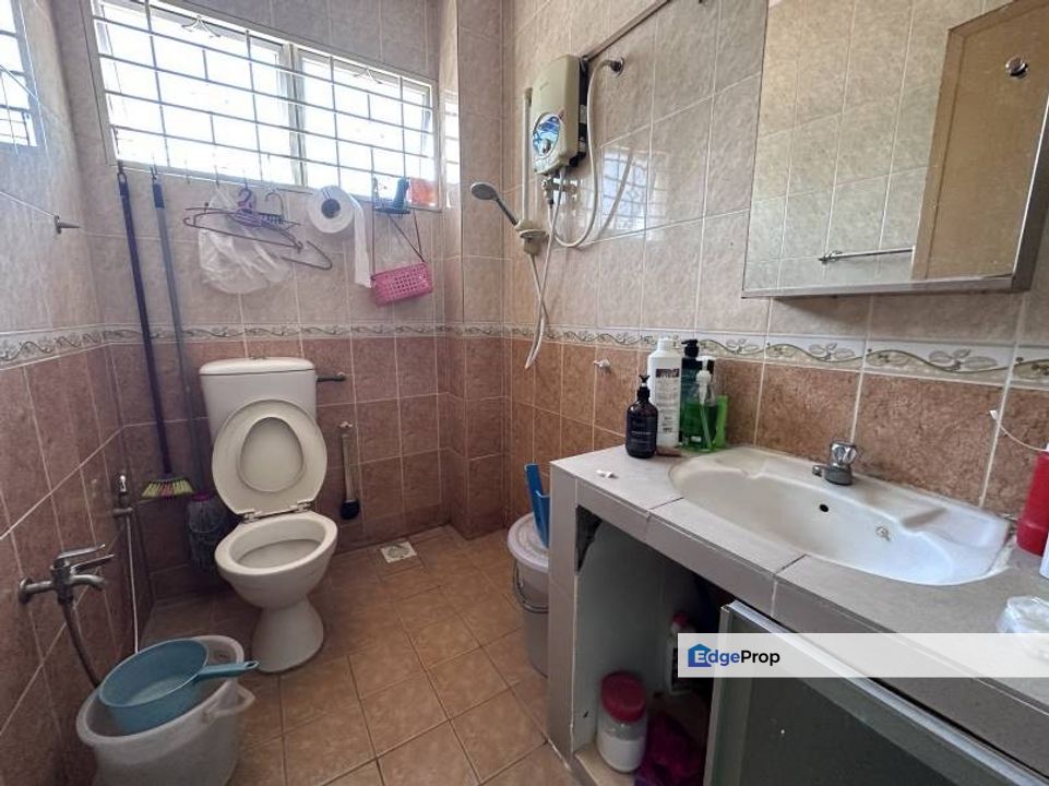 Bebaloi2!! Kajang Taman Pinggiran Saujana 2 Sty House 20x80 Renovated, Selangor, Kajang