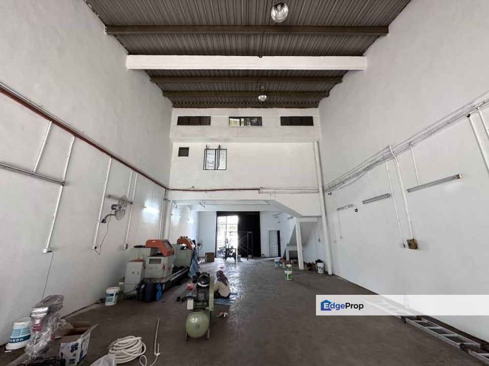 ((SOLD)) Near Main Road | Balakong Taming Jaya 1.5 Sty Terrace Factoy Tenanted, Selangor, Balakong