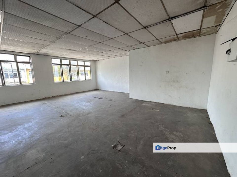 ((SOLD)) Near Main Road | Balakong Taming Jaya 1.5 Sty Terrace Factoy Tenanted, Selangor, Balakong