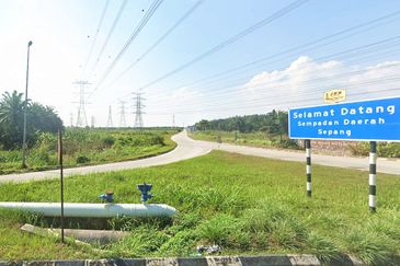 Industrial zoning Agriculture Land in Jalan Dengkil-Banting, Sepang